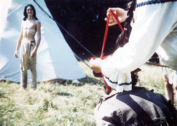 Loinclothed hobby; Obrzek dne - the picture od the day - awa rel -  Indini z Maarska - Oglala Lakota 