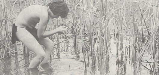 Loinclothed hobby; Obrzek dne - the picture od the day - awa rel - Loinclothed boy, master of frogs & fishes, vintage photo