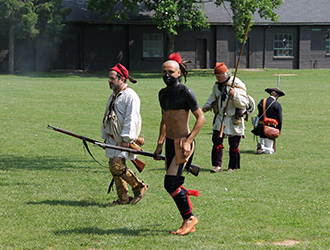 Loinclothed hobby; Obrzek dne - the picture od the day - awa rel - native indian reenacting