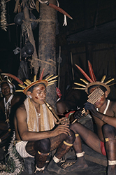 Loinclothed hobby; Obrzek dne - the picture od the day - awa rel -  Tukano - Indian tribe,  North Western Amazonia <