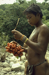 Loinclothed hobby; Obrzek dne - the picture od the day - awa rel - Photo by Christian Erni, Buhid people, Mindoro Island - Philippines<