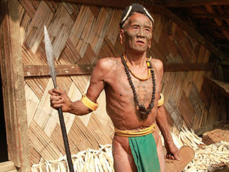 Loinclothed hobby; Obrzek dne - the picture od the day - awa rel - Lower Konyak Naga headhunter from Longwa 