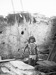 Loinclothed hobby; Obrzek dne - the picture od the day - awa rel - Antelope Priest Descending into Kiva, Walpi Pueblo, Arizona