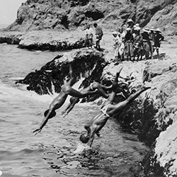 Loinclothed hobby; Obrzek dne - the picture od the day - awa rel - Diving for shellfish at Enoshima