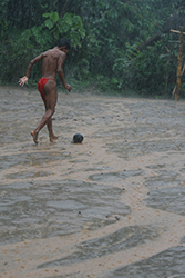 Loinclothed hobby; Obrzek dne - the picture od the day - awa rel - Fotbal v panamskm deti