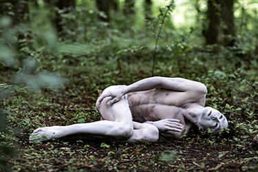 Loinclothed hobby; Obrzek dne - the picture od the day - awa rel - Butoh Dancer Kimihiro Kurose