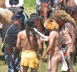 Loinclothed hobby; Obrzek dne - the picture od the day - awa rel - Battle of Little Bighorn   - Real Bird re-enactment, 2009