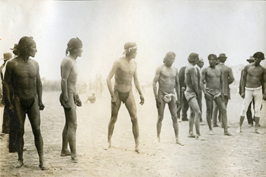 Loinclothed hobby; Obrzek dne - the picture od the day - awa rel -  RRacers at the starting line, Simeon Schwemberge