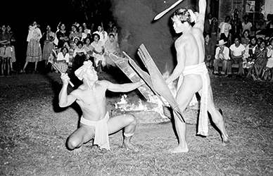 Loinclothed hobby; Obrzek dne - the picture od the day - awa rel - Philippines, Headhunter Dance in Bontoc