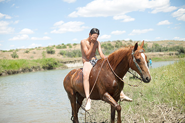 Loinclothed hobby; Obrzek dne - the picture od the day - awa rel - Photo by Celia Talbot Tobin, Crow Agency, Montana