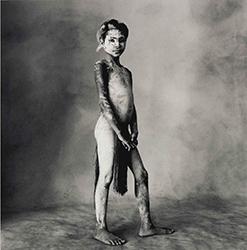 Loinclothed hobby; Obrzek dne - the picture od the day - awa rel - Traditional thong ~ Photo by Irving Penn
