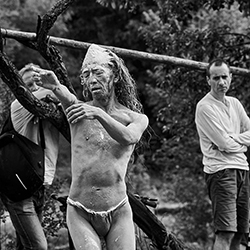 Loinclothed hobby; Obrzek dne - the picture od the day - awa rel - Loinclothed Butoh dancer