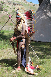 Loinclothed hobby; Obrzek dne - the picture od the day - awa rel - Native american reenacting, USA