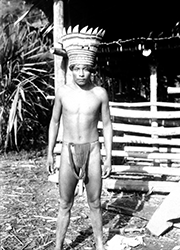 Loinclothed hobby; Obrzek dne - the picture od the day - awa rel - Photo by Erland Nordenskild, Embera
