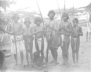 Loinclothed hobby; Obrzek dne - the picture od the day - awa rel -  Photo by H. Candelier, Groupe d'Indiens, 1890 