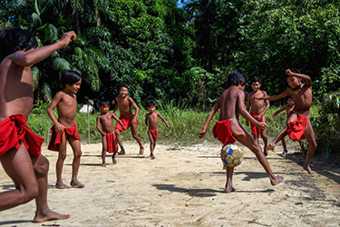 Loinclothed hobby; Obrzek dne - the picture od the day - awa rel - Amazonie: la tribu Waiapi