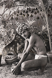 Loinclothed hobby; Obrzek dne - the picture od the day - awa rel - Studio portrait of a young Indian man 