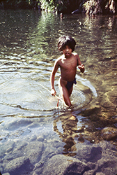 Loinclothed hobby; Obrzek dne - the picture od the day - awa rel - Nueva Vizcaya, Ilongot (Bugkalot) Tribe. Photo by Pierre Wayser, 1978 Philippines, Luzon