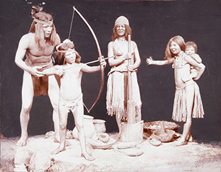 Loinclothed hobby; Obrzek dne - the picture od the day - awa rel - Photo by DeLancey W. Gill,  Family Group of Cocopa Indians