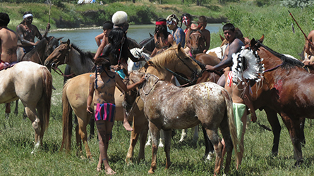 Loinclothed hobby; Obrzek dne - the picture od the day - awa rel - Little Bighorn Battle Reenactment