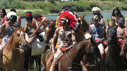 Loinclothed hobby; Obrzek dne - the picture od the day - awa rel - Little Bighorn Battle Reenactment