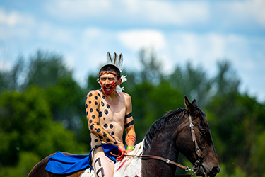 Loinclothed hobby; Obrzek dne - the picture od the day - awa rel - Battle of Little Bighorn reenactment ~ photo by Chris Schroeder 