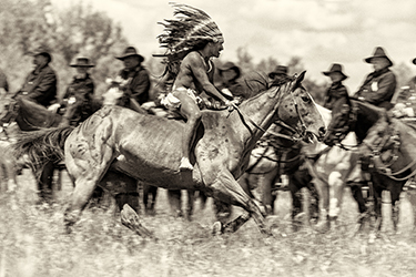 Loinclothed hobby; Obrzek dne - the picture od the day - awa rel - Battle of Little Bighorn reenactment ~ photo by Chris Schroeder 