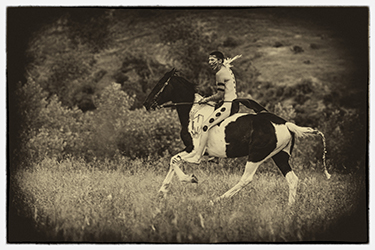 Loinclothed hobby; Obrzek dne - the picture od the day - awa rel - Battle of Little Bighorn reenactment ~ photo by Chris Schroeder 