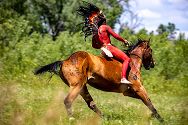 Loinclothed hobby; Obrzek dne - the picture od the day - awa rel - Battle of Little Bighorn reenactment ~ photo by Chris Schroeder 