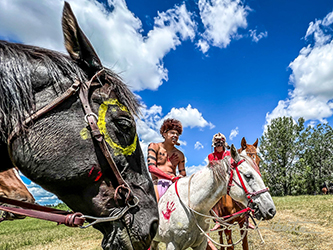 Loinclothed hobby; Obrzek dne - the picture od the day - awa rel - photo by Sara Liberte - 2022 Little Big Horn Battle Reenactment