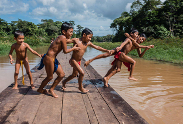 Loinclothed hobby; Obrzek dne - the picture od the day - awa rel - Embera boys