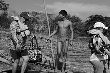 Loinclothed hobby; Obrzek dne - the picture od the day - awa rel - photo by Esdras Jaimes  - Embera Drua ~ 3/6