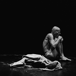 Loinclothed hobby; Obrzek dne - the picture od the day - awa rel -  Loinclothed Butoh dancer ~  Imre Thormann, The False David,  photo  by Piotr Nykowski