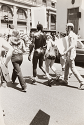 Loinclothed hobby; Obrzek dne - the picture od the day - awa rel - Christopher Street Liberation Day March ~ New York, 1978 ~ photo by Leonard Fink