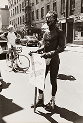 Loinclothed hobby; Obrzek dne - the picture od the day - awa rel - Christopher Street Liberation Day March ~ New York, 1978 ~ photo by Leonard Fink