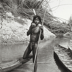 Loinclothed hobby; Obrzek dne - the picture od the day - awa rel - centrln Vietnam, 1950 ~ 1960, photo by Jean Boulbet