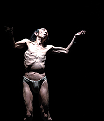 Loinclothed hobby; Obrzek dne - the picture od the day - awa rel - Atsushi Takenouchi -  Jinen Butoh performance HIBI - Barcelona