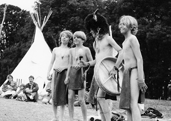 Loinclothed hobby; Obr�zek dne - the picture od the day - �awa rel - Old good times, Summer camps in an indian style