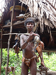 Loinclothed hobby; Obr�zek dne - the picture od the day - �awa rel -  A Shompen boy