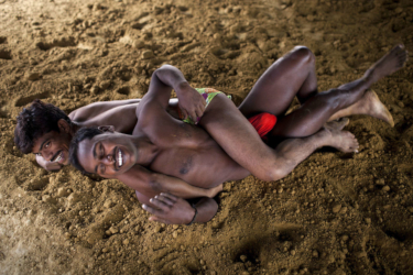 Loinclothed hobby; Obr�zek dne - the picture od the day - �awa rel -  Gongha ghat, Kashi, Varanas - K. M. Asad 