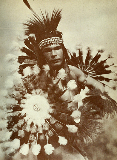 Dances and stories of the American Indian,  Bernard Sterling Mason, Photos by:</FONT> Paul Boris (and others), New York, A.S. Barnes and Co, 1944<